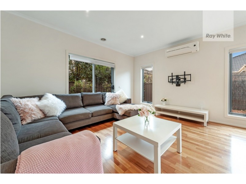 18 Healesville Loop, Craigieburn VIC 3064