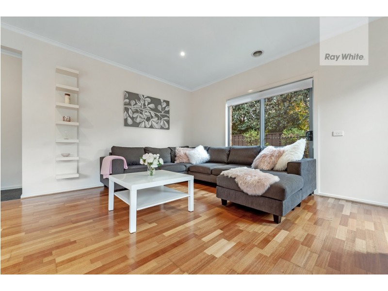 18 Healesville Loop, Craigieburn VIC 3064