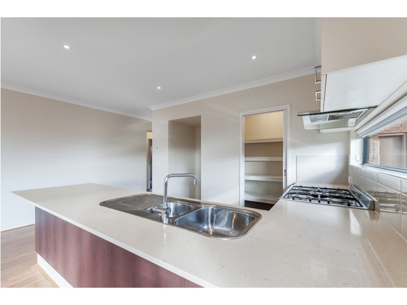 18 Calm Avenue, Craigieburn VIC 3064