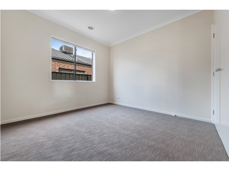 18 Calm Avenue, Craigieburn VIC 3064