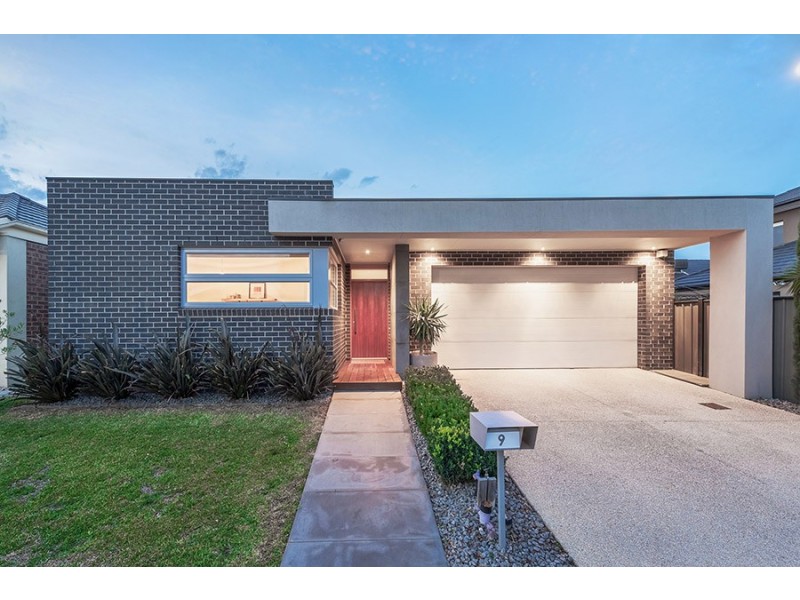 9 Grove Road, Craigieburn VIC 3064