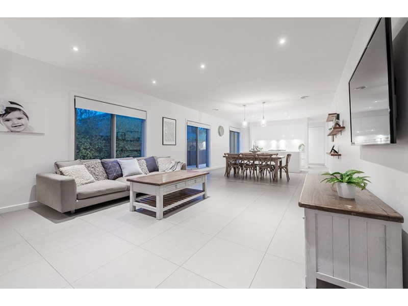 9 Grove Road, Craigieburn VIC 3064