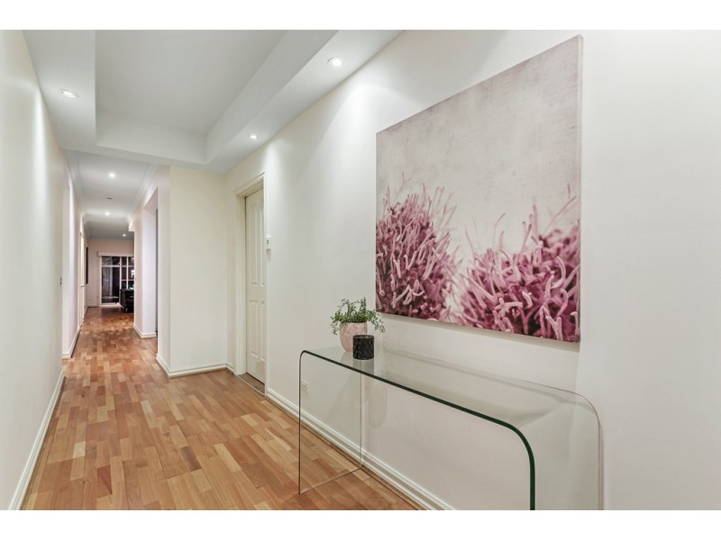 16 Scarborough Terrace, Craigieburn VIC 3064