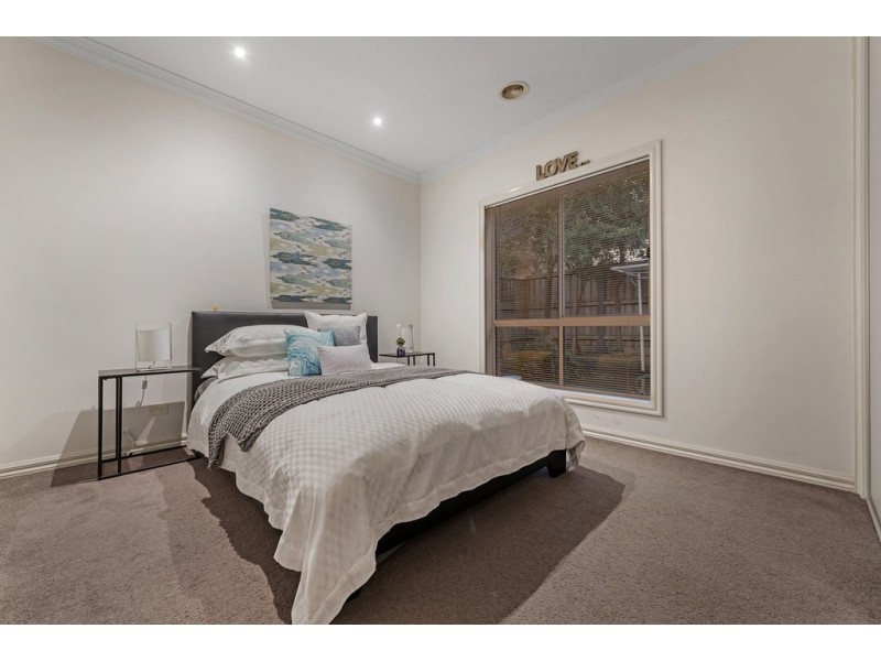 16 Scarborough Terrace, Craigieburn VIC 3064