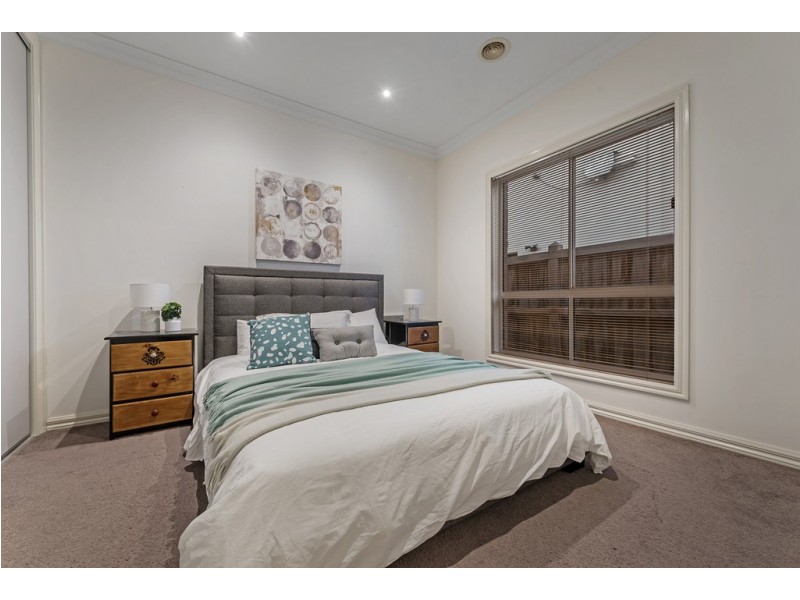 16 Scarborough Terrace, Craigieburn VIC 3064