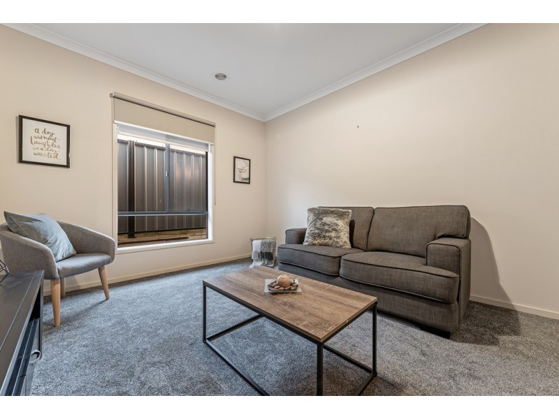 15 Calibre Avenue, Craigieburn VIC 3064