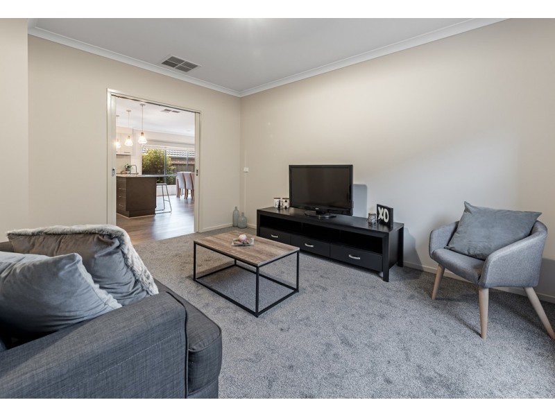 15 Calibre Avenue, Craigieburn VIC 3064