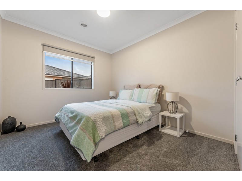 15 Calibre Avenue, Craigieburn VIC 3064