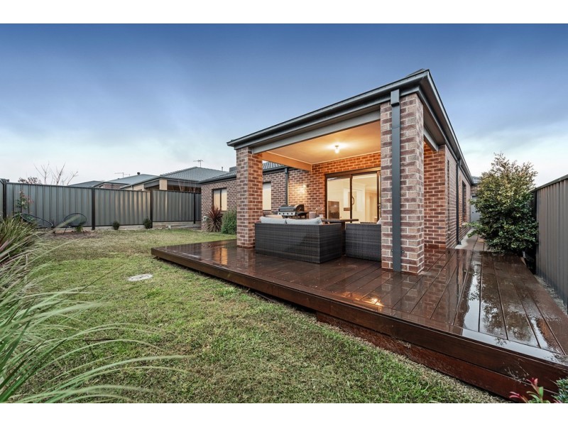 15 Calibre Avenue, Craigieburn VIC 3064