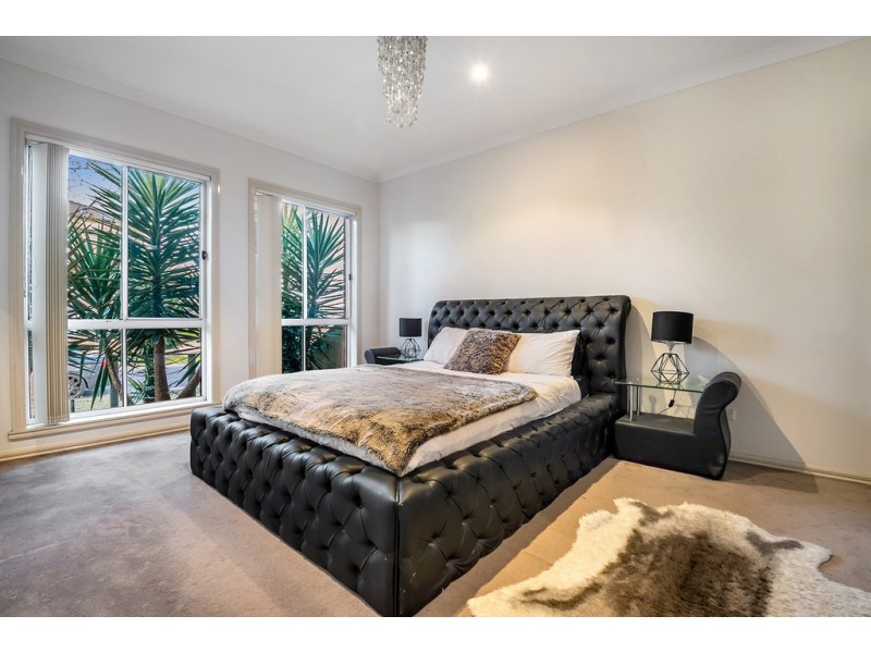 3 Brushwood Circuit, Roxburgh Park VIC 3064