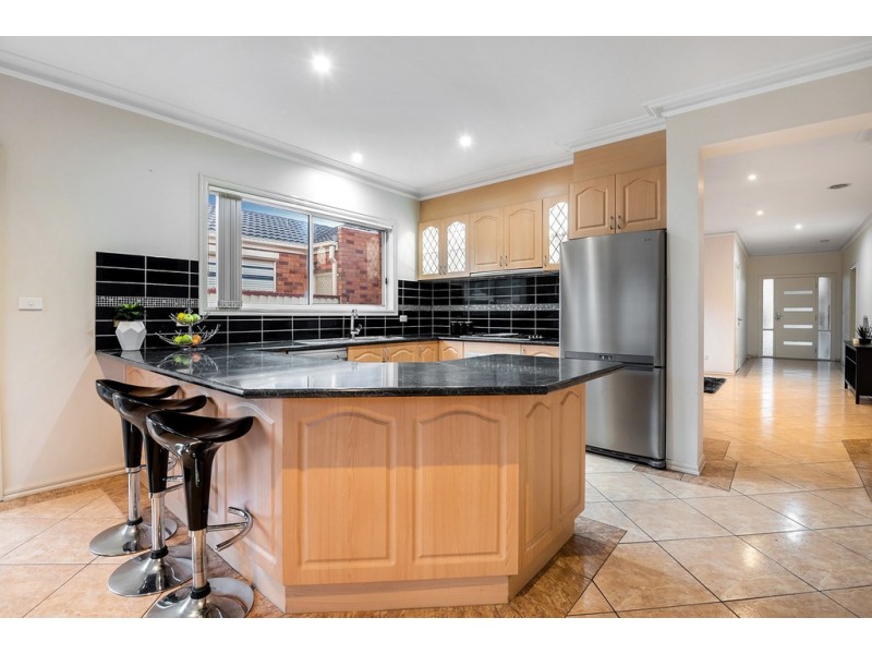 3 Brushwood Circuit, Roxburgh Park VIC 3064