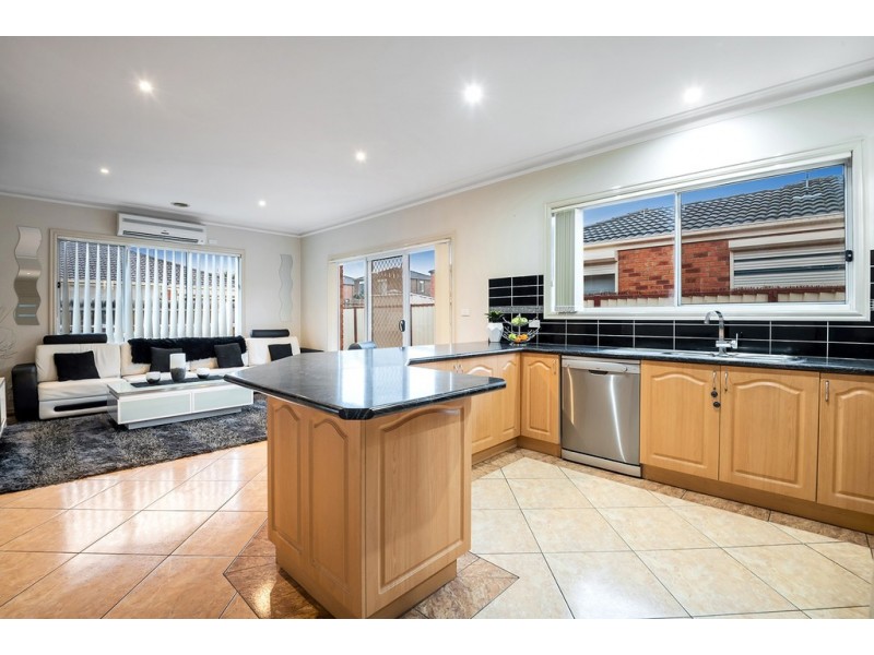3 Brushwood Circuit, Roxburgh Park VIC 3064