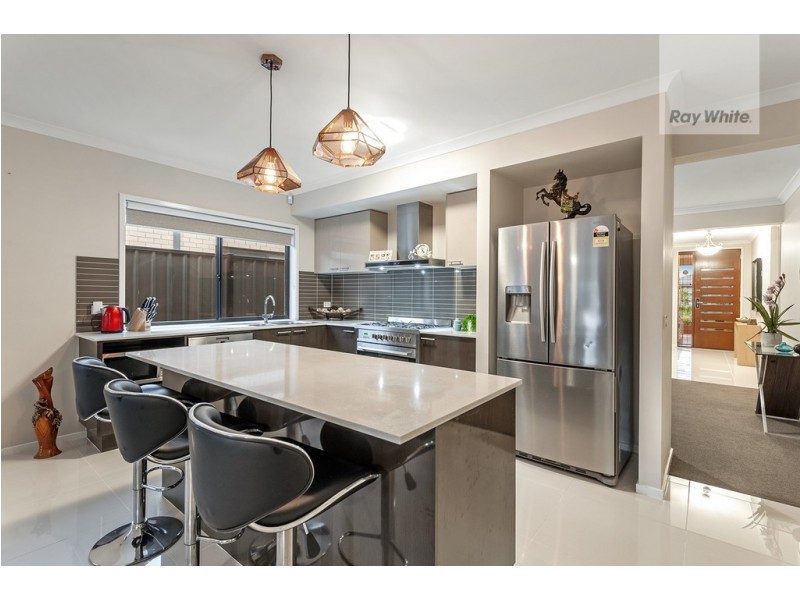 10 Admiration Drive, Craigieburn VIC 3064