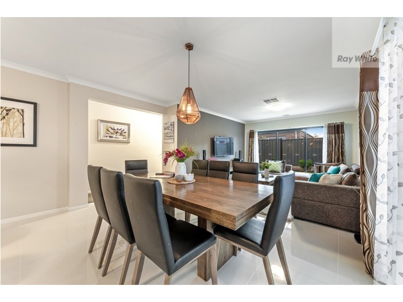 10 Admiration Drive, Craigieburn VIC 3064