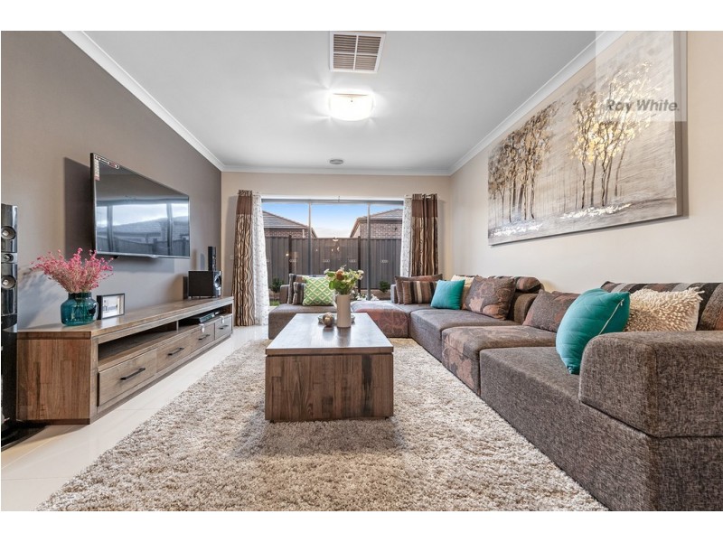10 Admiration Drive, Craigieburn VIC 3064