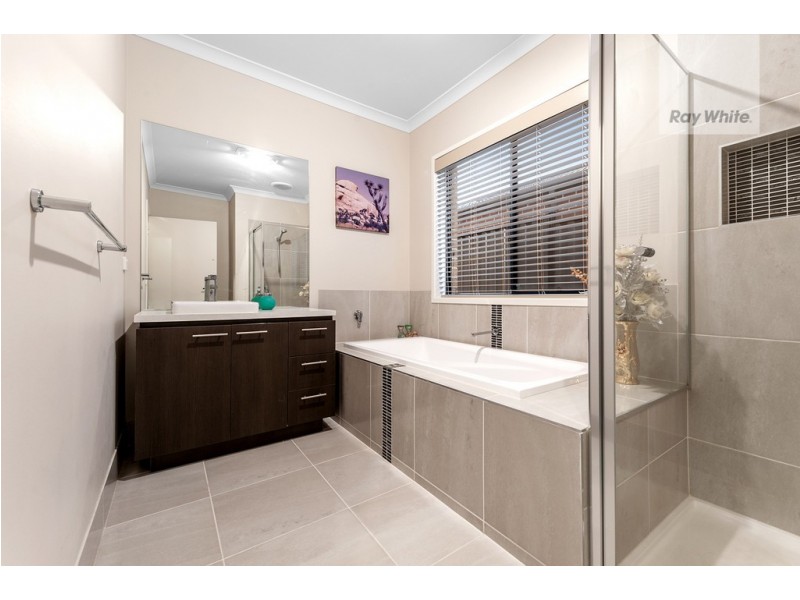 10 Admiration Drive, Craigieburn VIC 3064