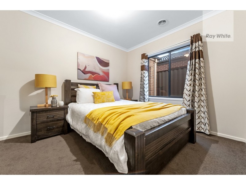 10 Admiration Drive, Craigieburn VIC 3064