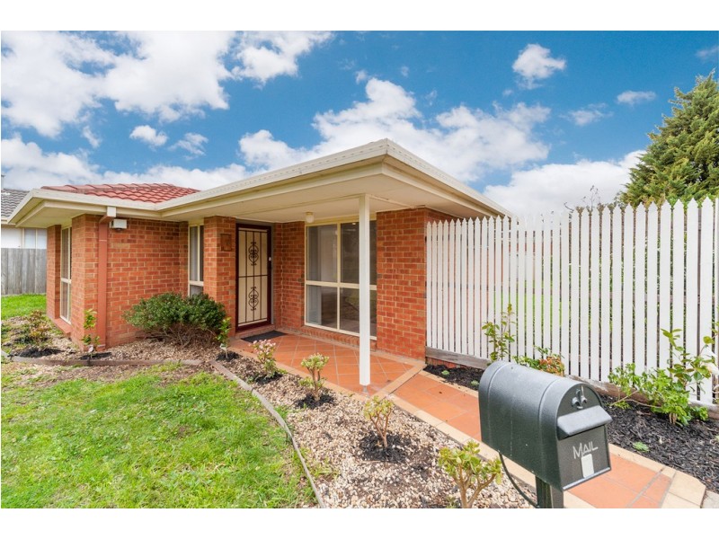 7 Marsden Walk, Roxburgh Park VIC 3064