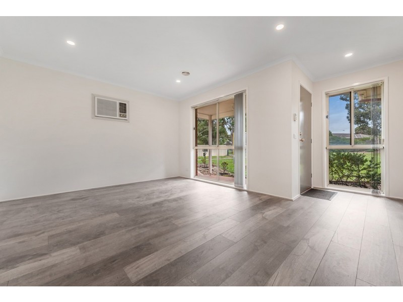 7 Marsden Walk, Roxburgh Park VIC 3064