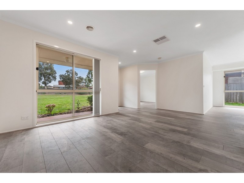 7 Marsden Walk, Roxburgh Park VIC 3064