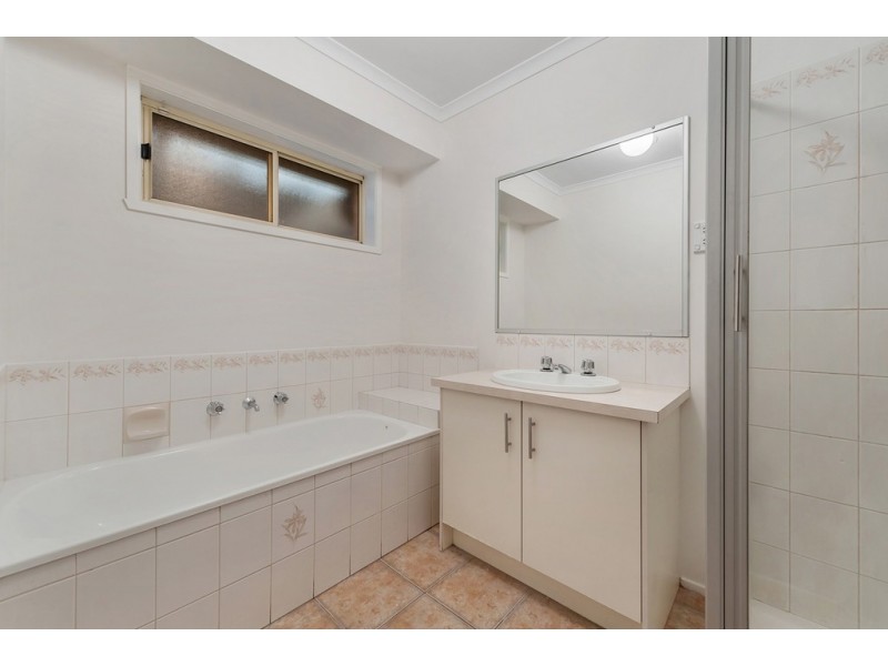7 Marsden Walk, Roxburgh Park VIC 3064