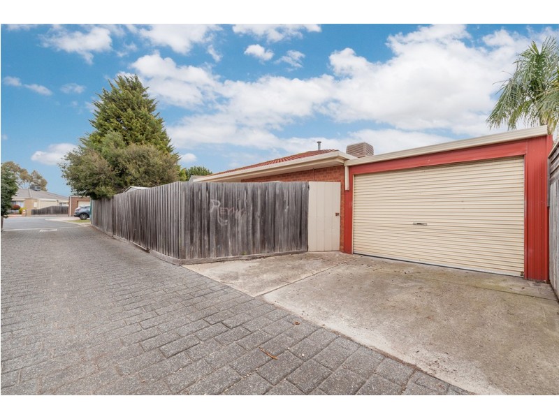 7 Marsden Walk, Roxburgh Park VIC 3064