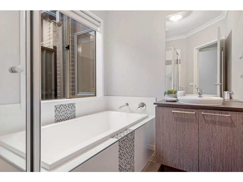 26 Powell Street, Craigieburn VIC 3064