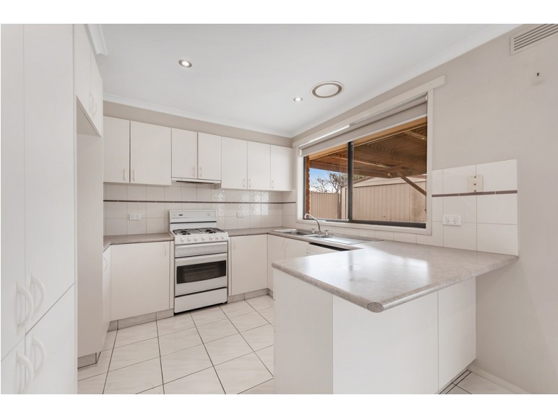 71 Harricks Crescent, Attwood VIC 3049