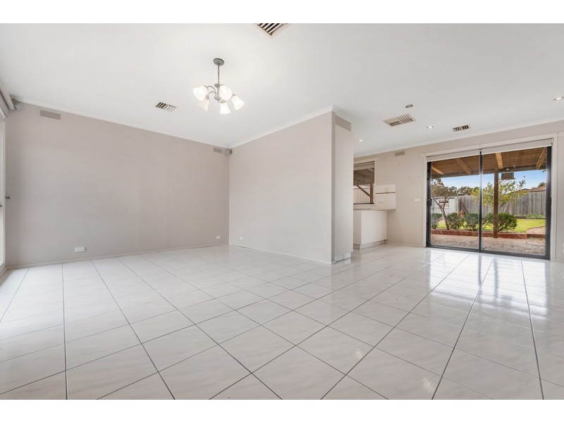 71 Harricks Crescent, Attwood VIC 3049