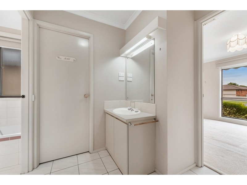 71 Harricks Crescent, Attwood VIC 3049