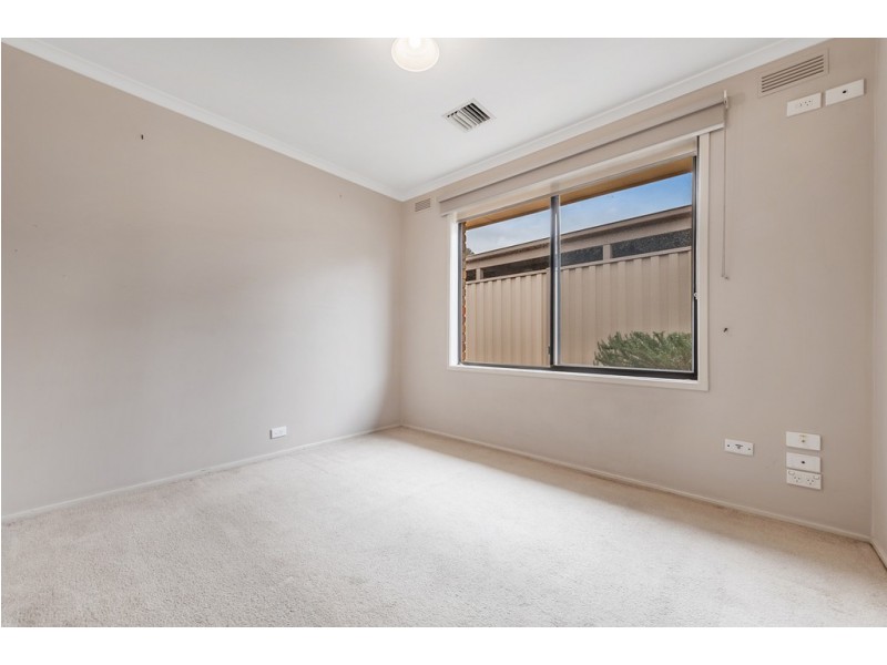 71 Harricks Crescent, Attwood VIC 3049