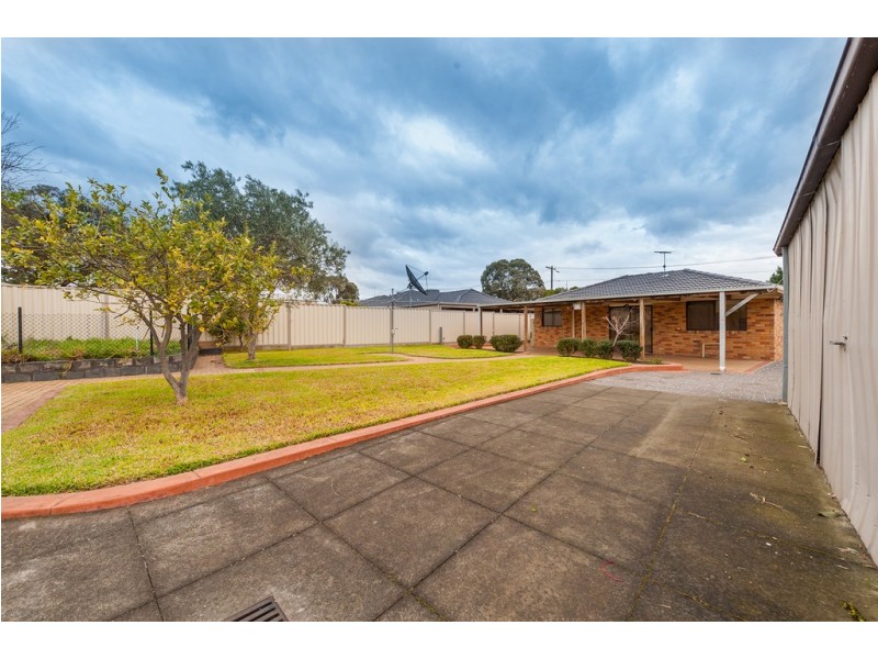 71 Harricks Crescent, Attwood VIC 3049