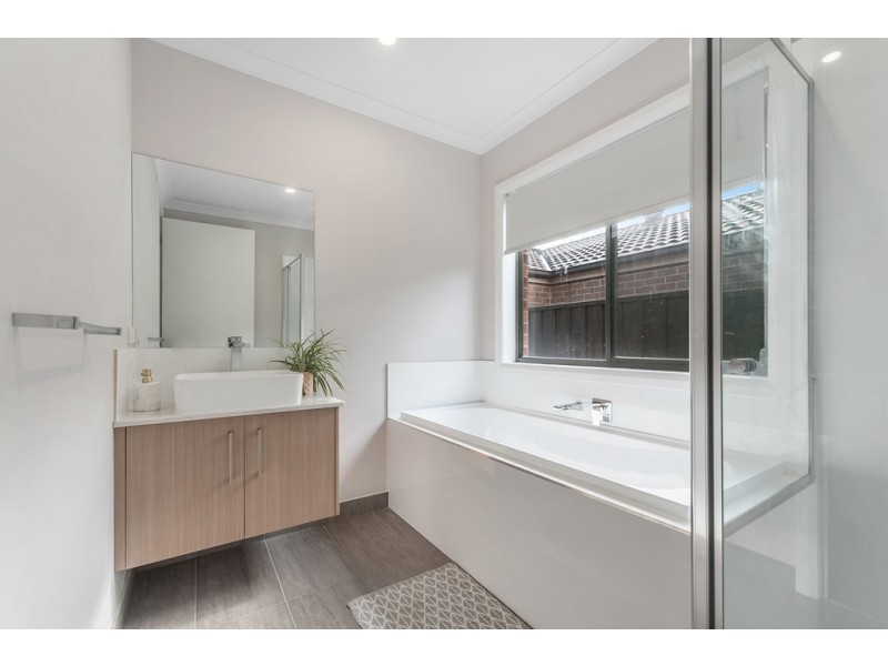 38 Natural Drive, Craigieburn VIC 3064