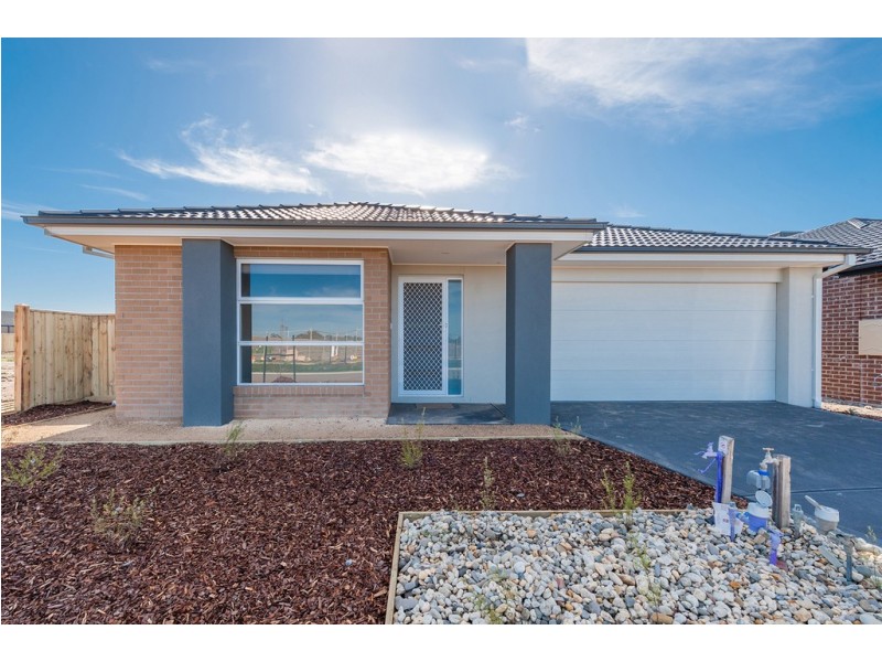 14 Scandia Drive, Mickleham VIC 3064