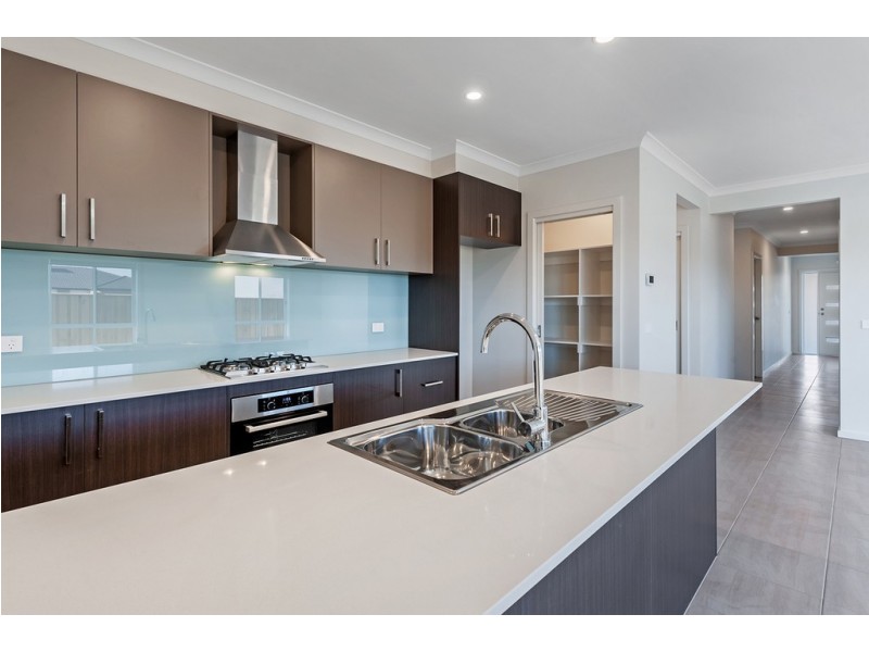 14 Scandia Drive, Mickleham VIC 3064