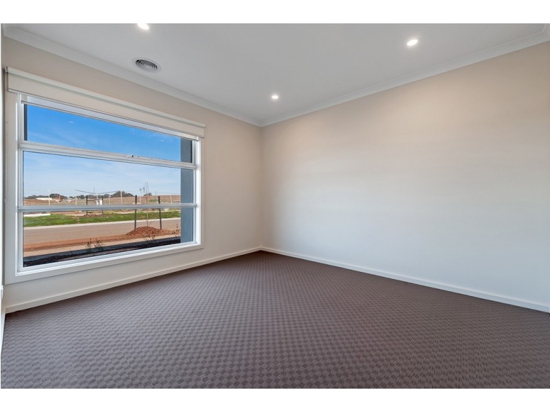 14 Scandia Drive, Mickleham VIC 3064