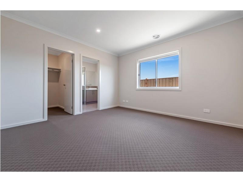 14 Scandia Drive, Mickleham VIC 3064
