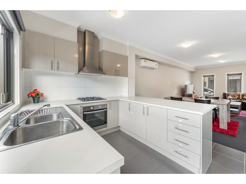 54/20 Hyde Park Avenue, Craigieburn VIC 3064
