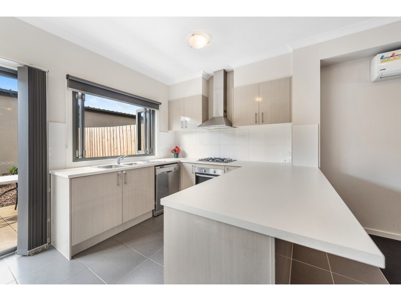54/20 Hyde Park Avenue, Craigieburn VIC 3064