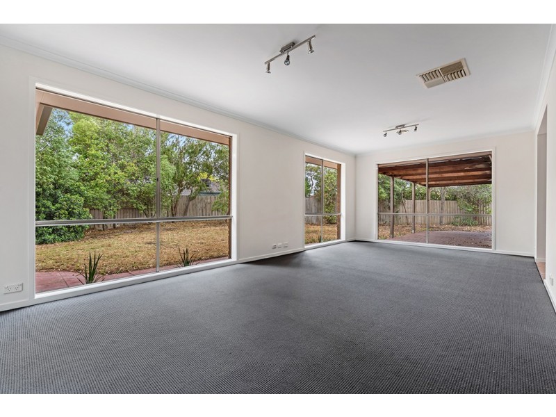 5 Yeovil Court, Craigieburn VIC 3064