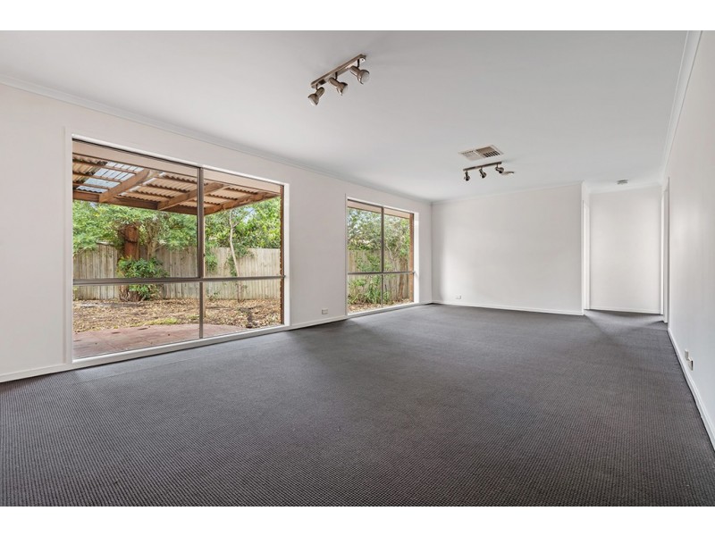 5 Yeovil Court, Craigieburn VIC 3064
