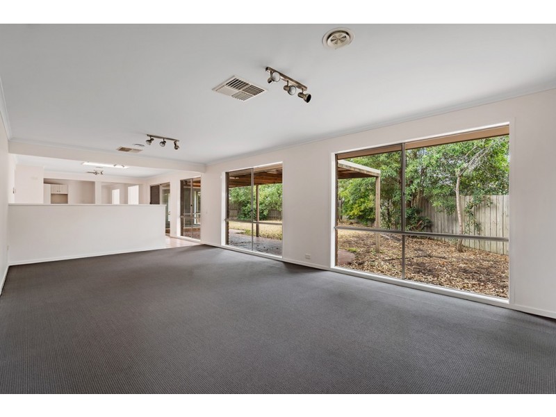 5 Yeovil Court, Craigieburn VIC 3064