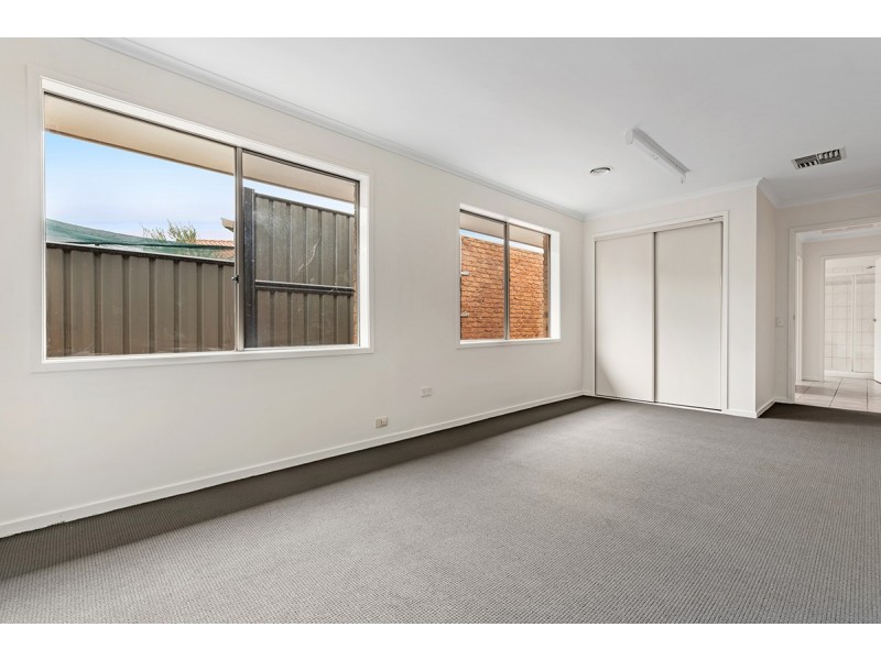 5 Yeovil Court, Craigieburn VIC 3064