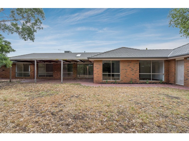 5 Yeovil Court, Craigieburn VIC 3064