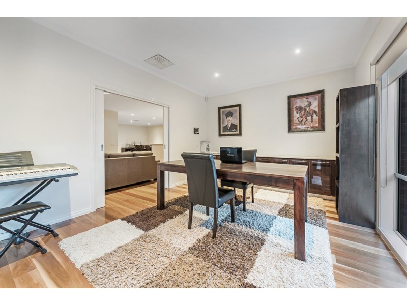 204 Central Park Avenue, Craigieburn VIC 3064