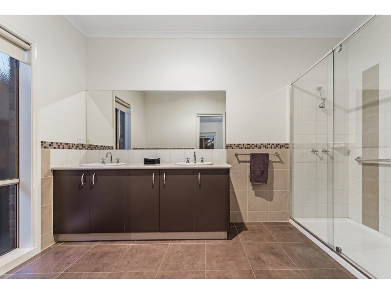 204 Central Park Avenue, Craigieburn VIC 3064