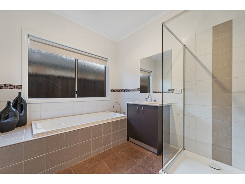 204 Central Park Avenue, Craigieburn VIC 3064