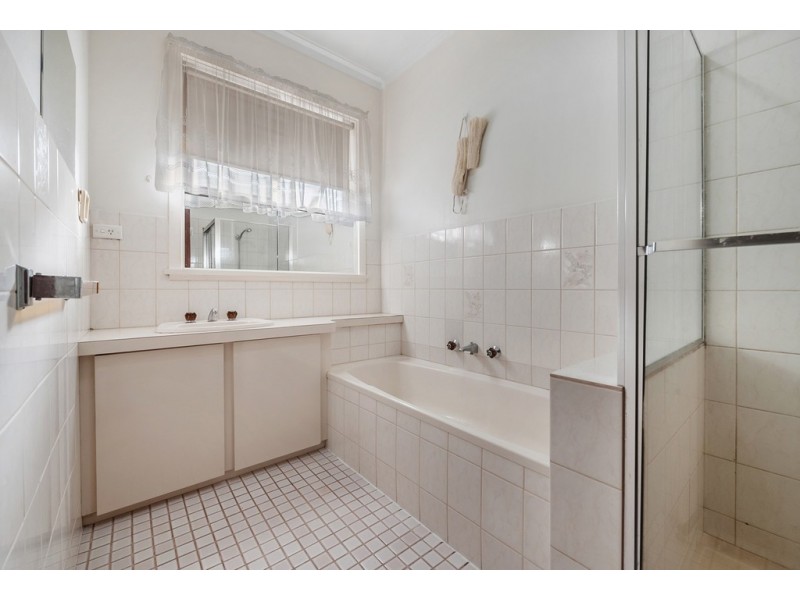5 Medway Road, Craigieburn VIC 3064