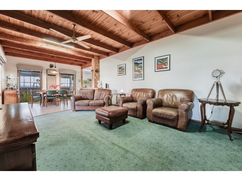 11 Esther Court, Fawkner VIC 3060