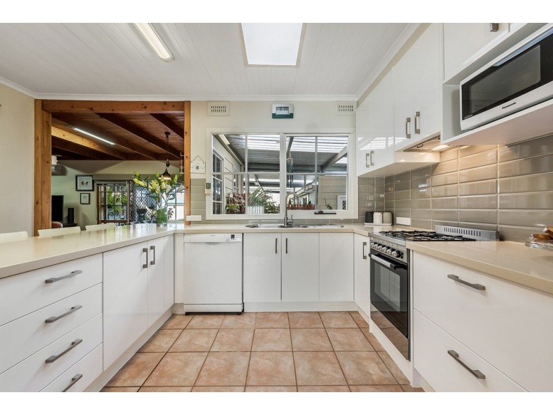 11 Esther Court, Fawkner VIC 3060